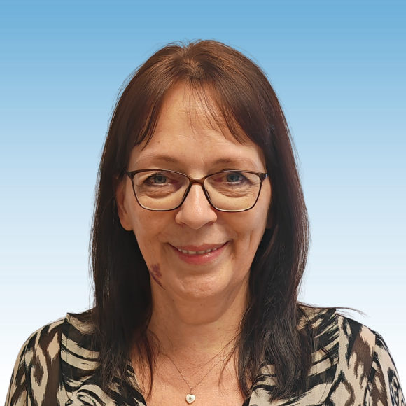 Ein Portrait der Leiterin der Verwaltung und der Abrechnung mit den Kostentr&auml;gern, Sabine Fraidl