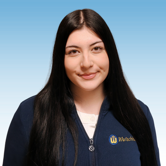 Portrait der Mitarbeiterin Rajana Arsajev