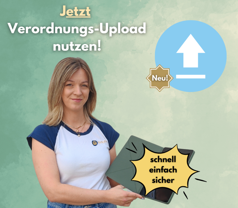 Eine Wutschka-Mitarbeiterin deutet auf ein Tablet, mit welchem nun ein Verordnungsupload durchgef&uuml;hrt werden kann.