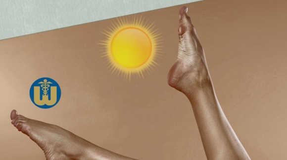 Zwei in die Luft gestreckte Beine unter der Sonne neben dem Wutschka-Logo, mit veranschaulichten Kompressionsstr&uuml;mpfen